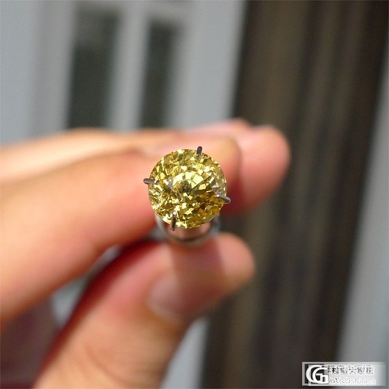 闪过黄钻的无烧黄蓝宝 2.08ct_蓝宝石