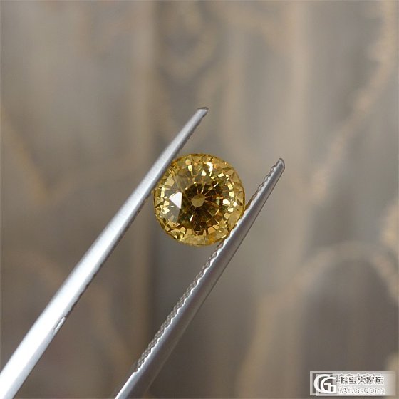 闪过黄钻的无烧黄蓝宝 2.08ct_蓝宝石