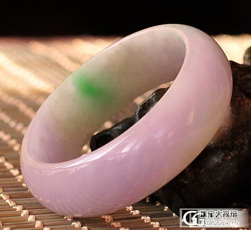 2个春带彩,同一个价格,到底是这个呢???还是那个呢????_翡翠
