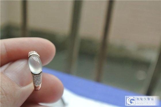 18K玫瑰金镶嵌玻璃白蛋戒指_翡翠