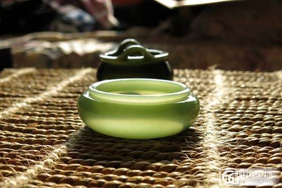 贺氏碧精品器皿-“水盂”_玉石