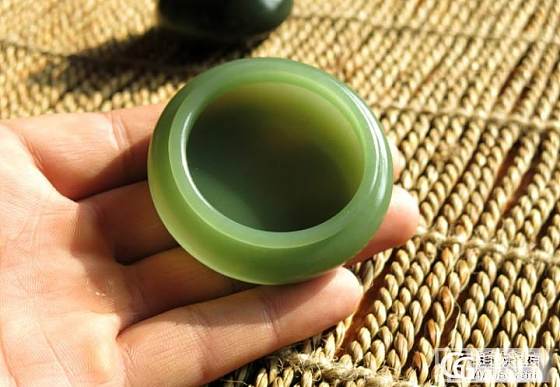贺氏碧精品器皿-“水盂”_玉石
