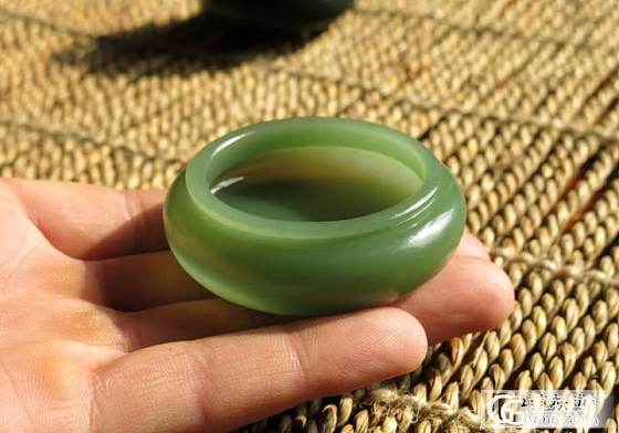 贺氏碧精品器皿-“水盂”_玉石