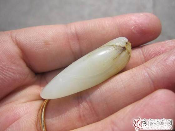 和田玉籽料挂件竹笋_玉石