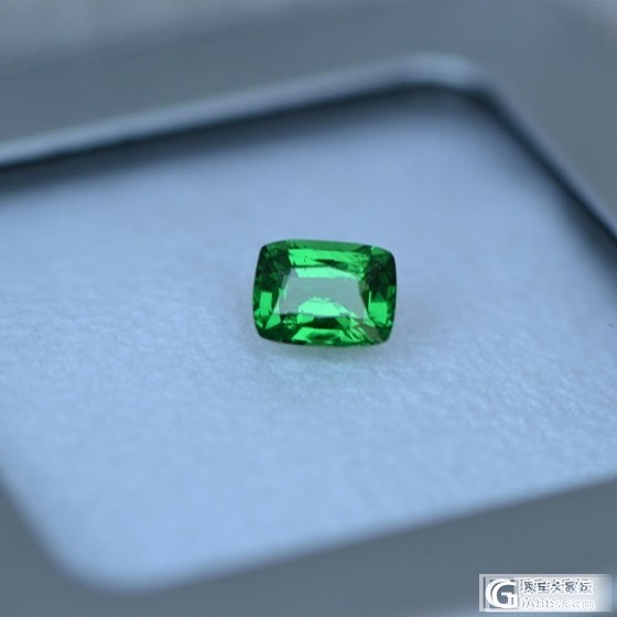 一大波vivid green沙弗莱石袭来_宝石