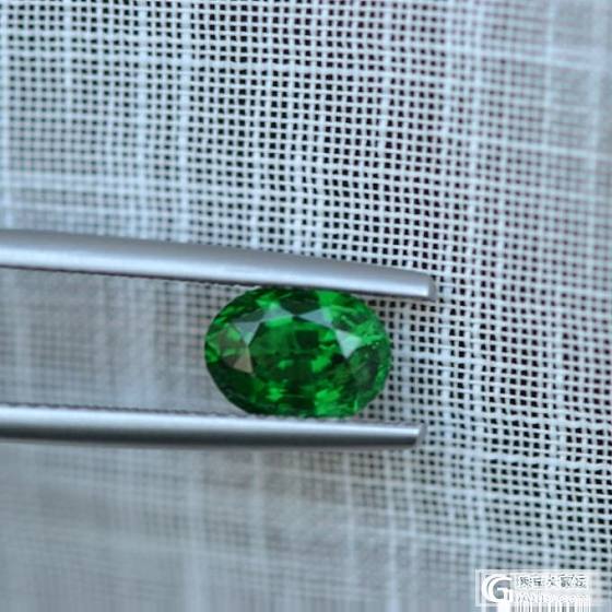 一大波vivid green沙弗莱石袭来_宝石