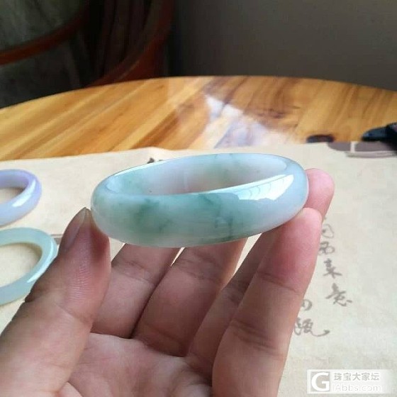 10,29  翡翠手镯秀。有没有眼缘。_手镯翡翠