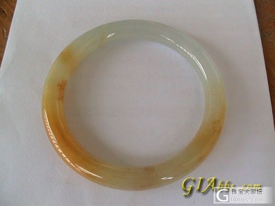N年前淘的一只不贵的黄翡手镯，请大家再次帮忙看看随便的估估价_手镯翡翠