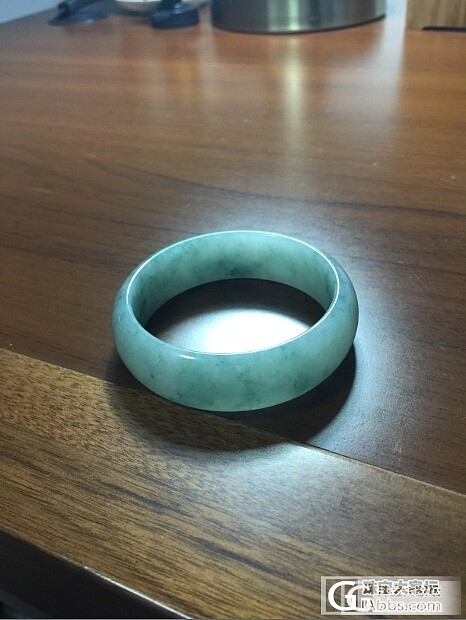入过一个镯子，想请帮忙看看价值几何_手镯翡翠