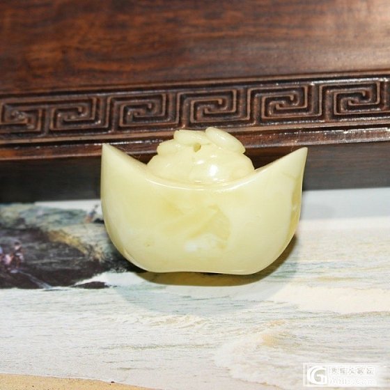 咋样的蜜蜡算好？这个要纹路有纹路，要白很白，要密度也有，贝壳光都很漂亮，算高货吗_蜜蜡