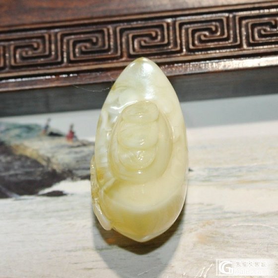 咋样的蜜蜡算好？这个要纹路有纹路，要白很白，要密度也有，贝壳光都很漂亮，算高货吗_蜜蜡