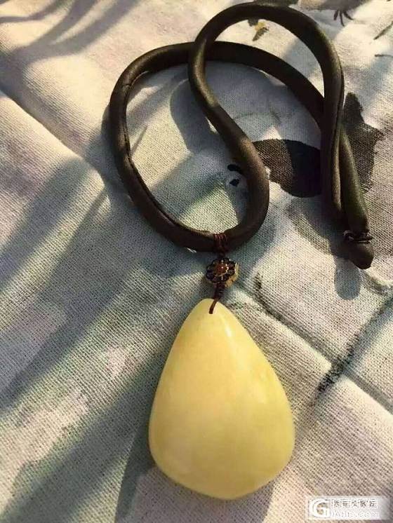 几款简单的蜜蜡吊坠挂坠_蜜蜡