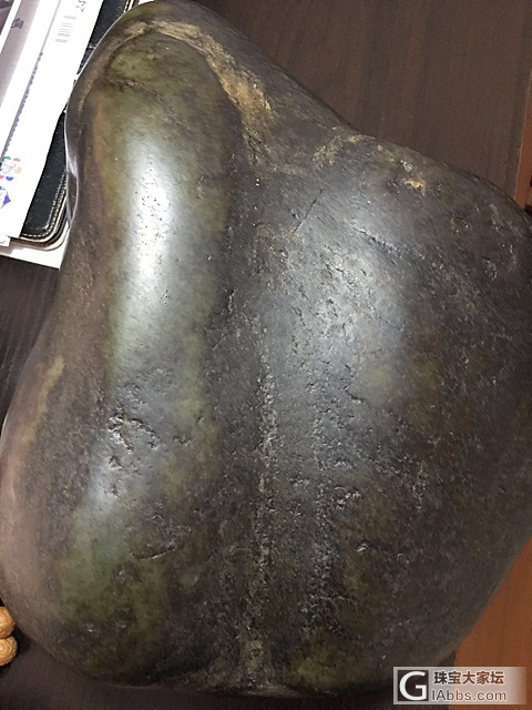 我头脑发热买了块40斤的黑皮籽料石头，大家来看看_翡翠