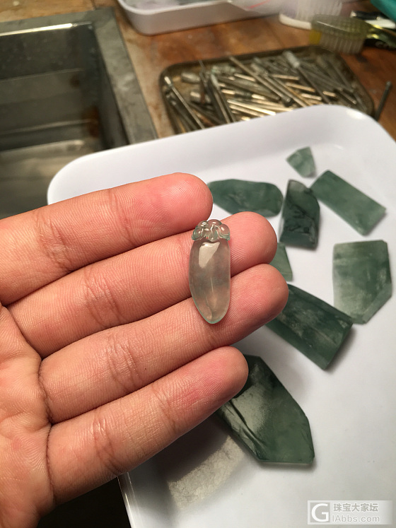同料翡翠材料与成品的差别_半成品翡翠