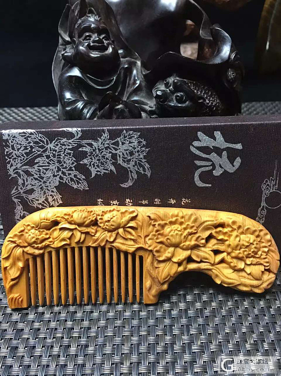 为了红包，晒梳子_梳子木