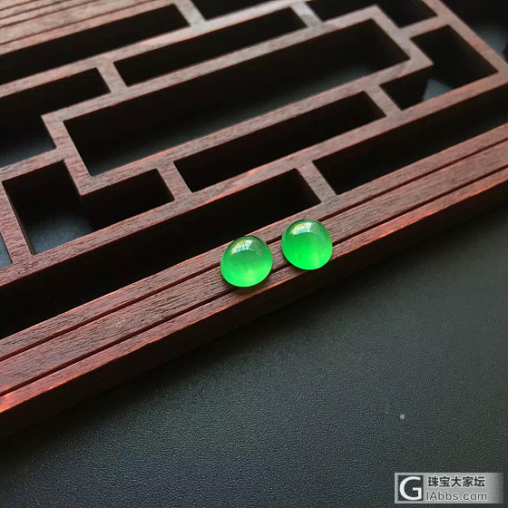 绿耳钉_翡翠蛋面