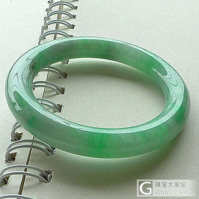美美的镯子们~_珠宝翡翠手镯