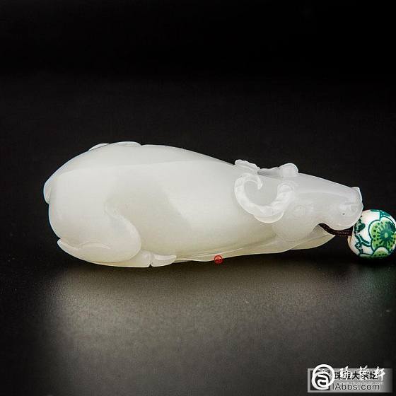 脂粉感十足的籽料扭转乾坤_和田玉