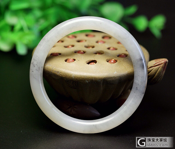 籽料青花圆镯_手镯青花玉