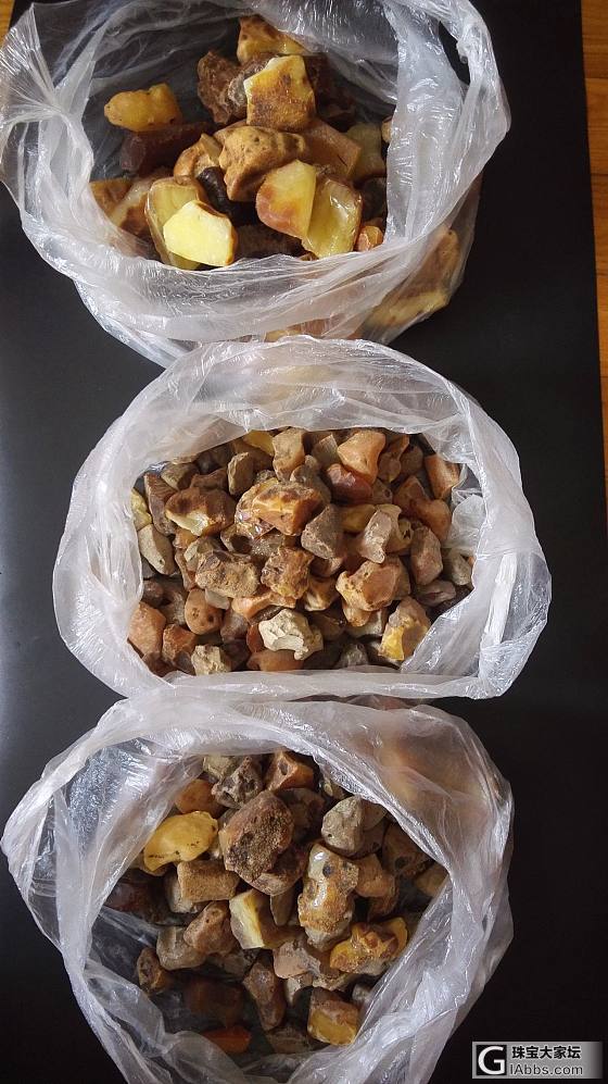 出售各规格乌料蜜蜡原石_琥珀蜜蜡