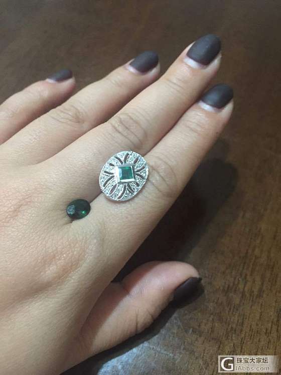 想问问大家，这颗沙佛莱做成什么样的好？_沙弗莱祖母绿