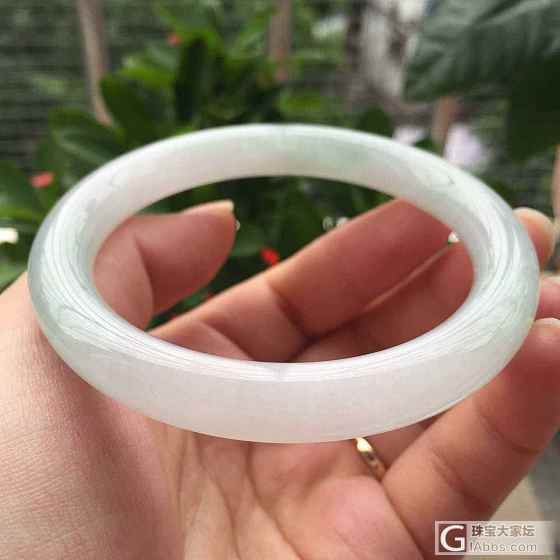 发几个手镯，大家看下觉得性价比怎么样！_手镯翡翠