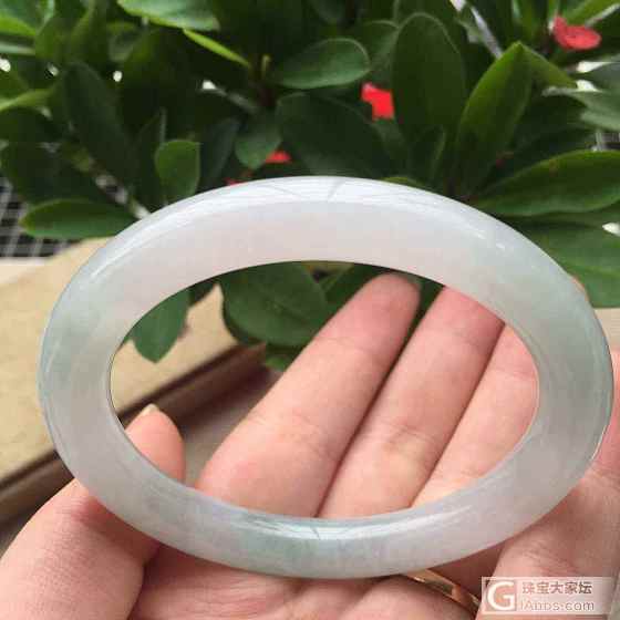 发几个手镯，大家看下觉得性价比怎么样！_手镯翡翠