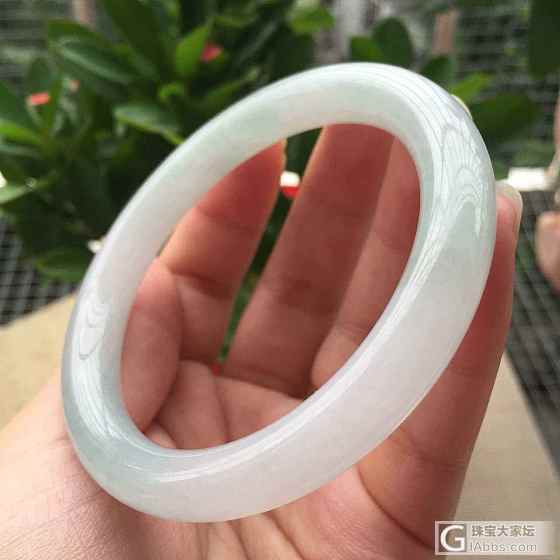 发几个手镯，大家看下觉得性价比怎么样！_手镯翡翠