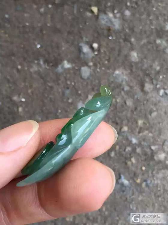 黄加绿莲子，绿在自然光下的魅力_挂件翡翠