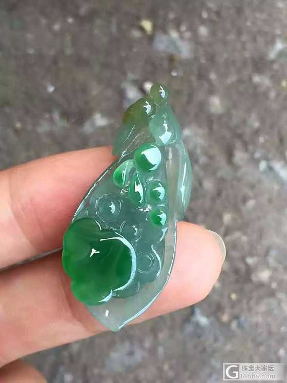 黄加绿莲子，绿在自然光下的魅力_挂件翡翠
