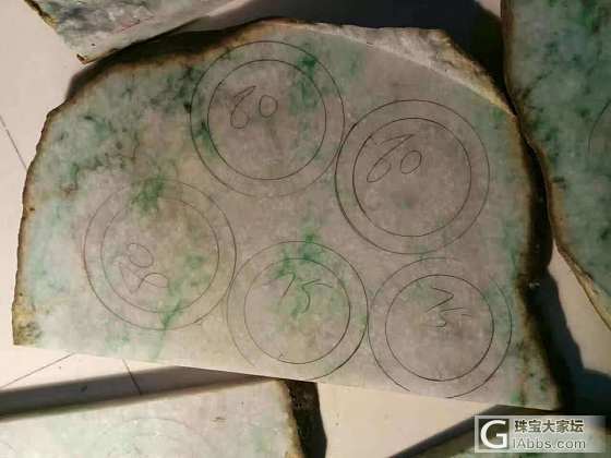昨天晚上开的料子，开门红涨了_手镯原石翡翠