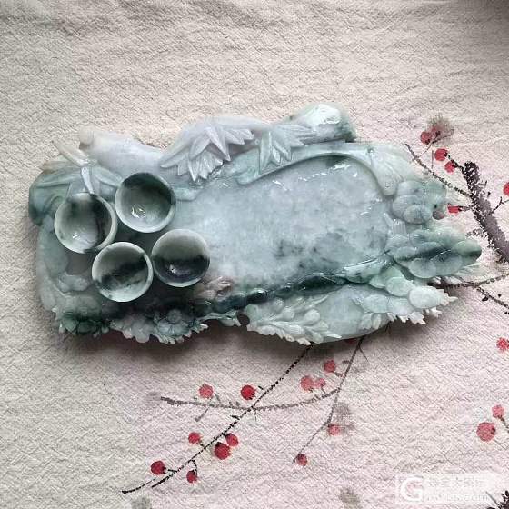 松竹梅阳绿飘花翡翠茶壶套装摆件，尚未抛光 毛货新图，工艺精湛，想收藏的来_摆件翡翠