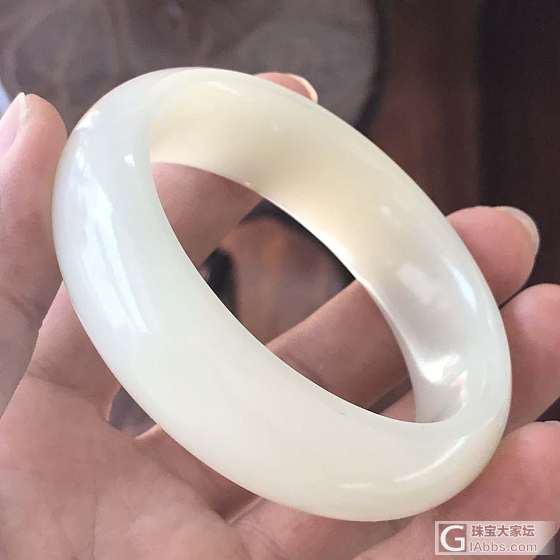 正经八百的籽，_手镯和田玉
