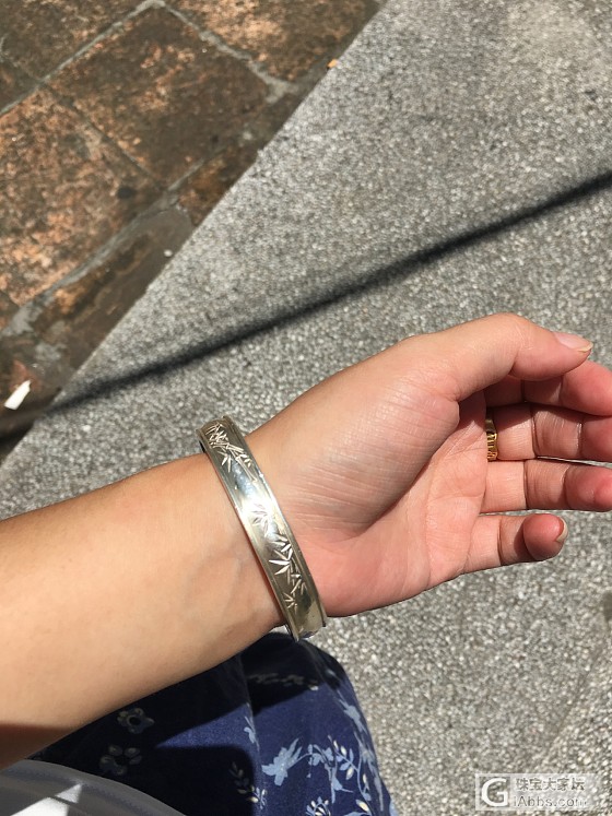 阳光下的104斤58圈肥爪_手镯银