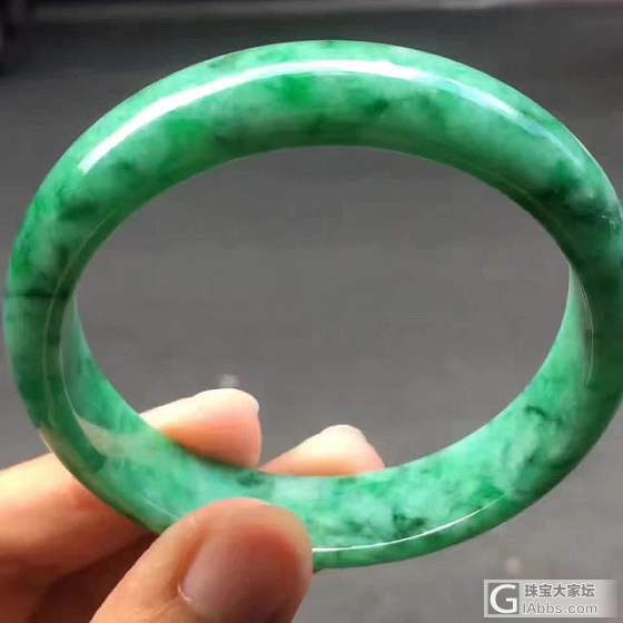 这个绿绿的手镯怎么样_手镯翡翠