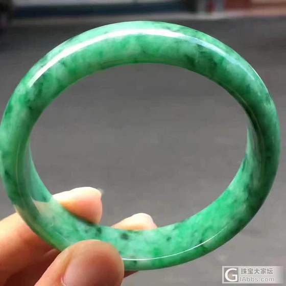 这个绿绿的手镯怎么样_手镯翡翠