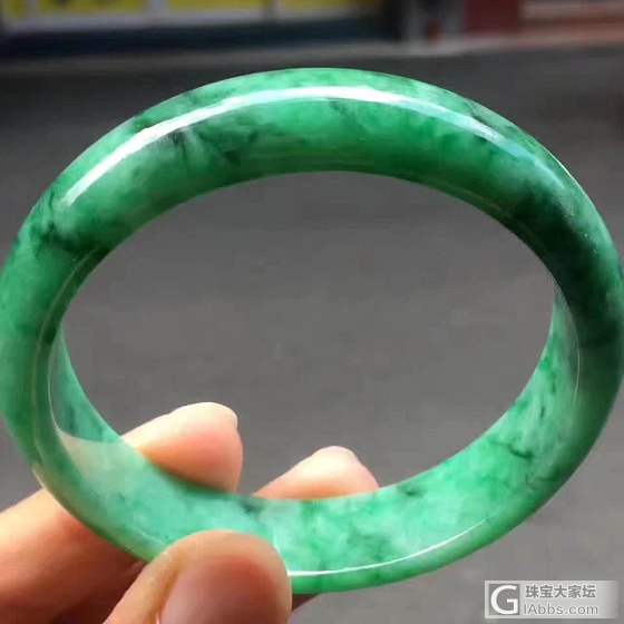 这个绿绿的手镯怎么样_手镯翡翠