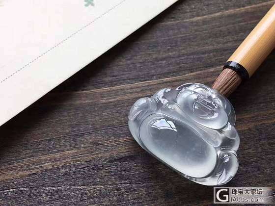 我囍愛昏暗里的一切事物：
盆里幽兰，桌上空碗
巫山赴雲雨，
你像陳旧的秘密。_挂件翡翠