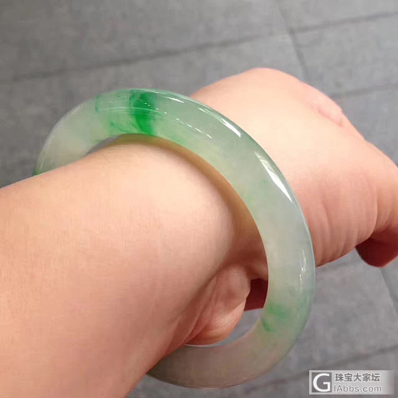171新货，高冰阳绿圆条，尺寸54－9.5－9.2_手镯翡翠