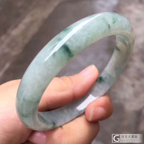 新手求看镯子，第一次来论坛有点紧张_手镯翡翠