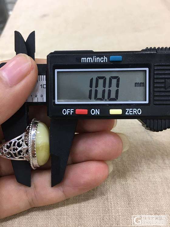 天然原矿蜜蜡，白花蜜镶925银戒指，蜡质结实，圈口活口，_戒指蜜蜡