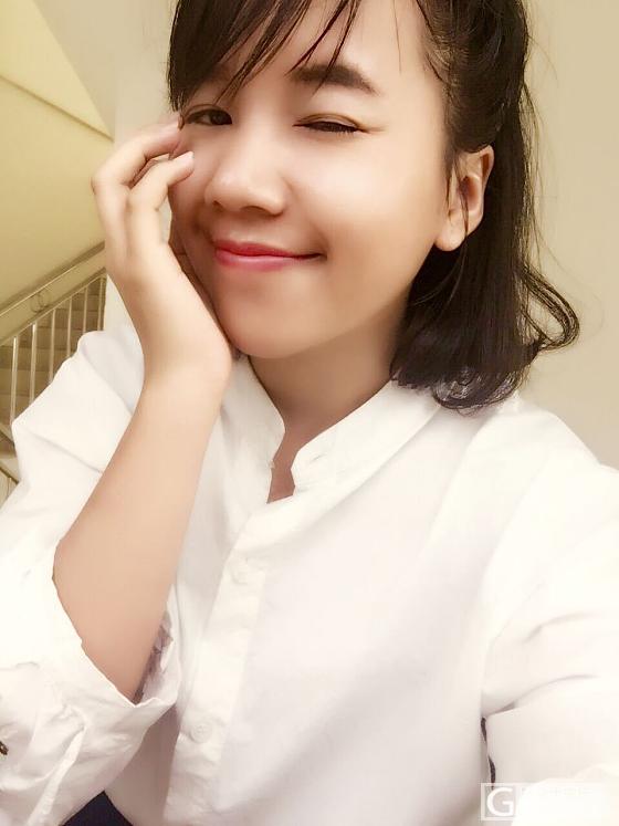 听说世上有两种东西——
或者很贵，比如珠宝翡翠
或者免费，比如爱和信任
我带上这...