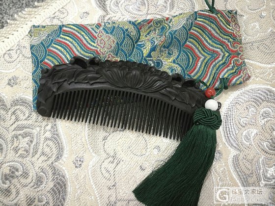 有几根白发了，赶紧买了把梳子_梳子木