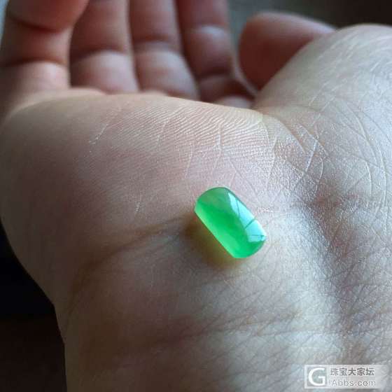 天气这么冷，也不知俺家的石头会不会冻着，哈哈_戒面翡翠