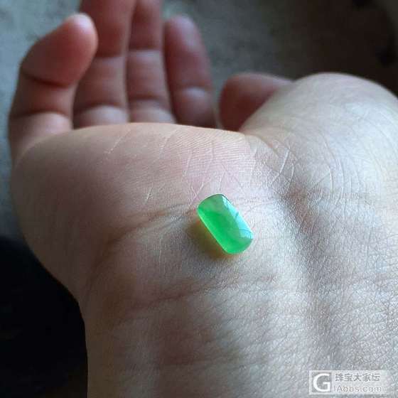 天气这么冷，也不知俺家的石头会不会冻着，哈哈_戒面翡翠