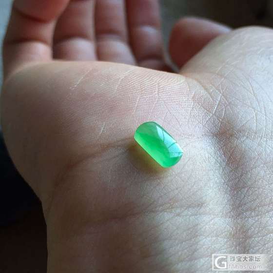 天气这么冷，也不知俺家的石头会不会冻着，哈哈_戒面翡翠
