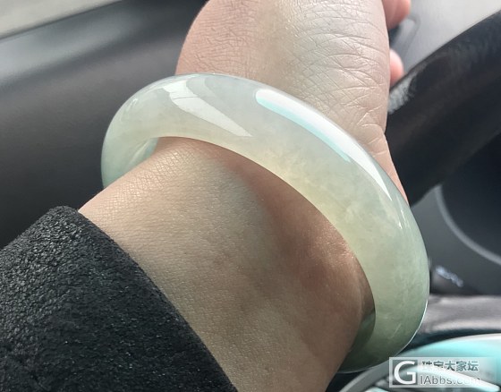 大家帮我看看手镯上的是纹裂吗，谢过啦_手镯翡翠