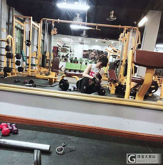 努力工作
坚持健身
积极向上的女孩
我想，运气都不会很差。