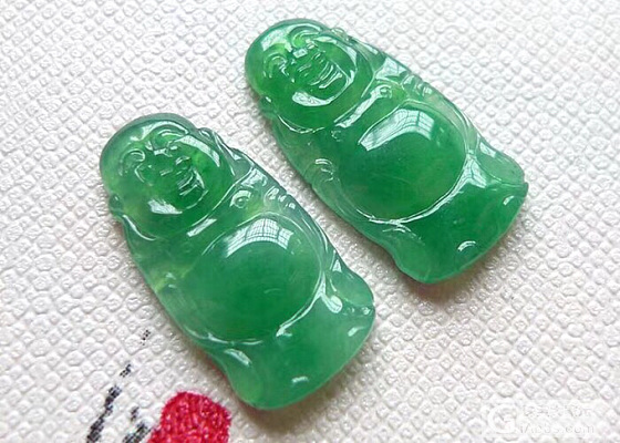 凤玉翡冰种满绿佛公_挂件翡翠
