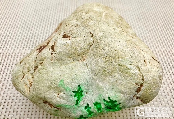 试试手气，赌了块石头_赌石翡翠